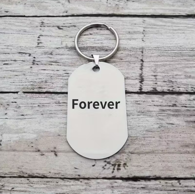 Personalizuotas raktų pakabukas su nuotrauka ir tekstu – šuns ženklo stiliaus